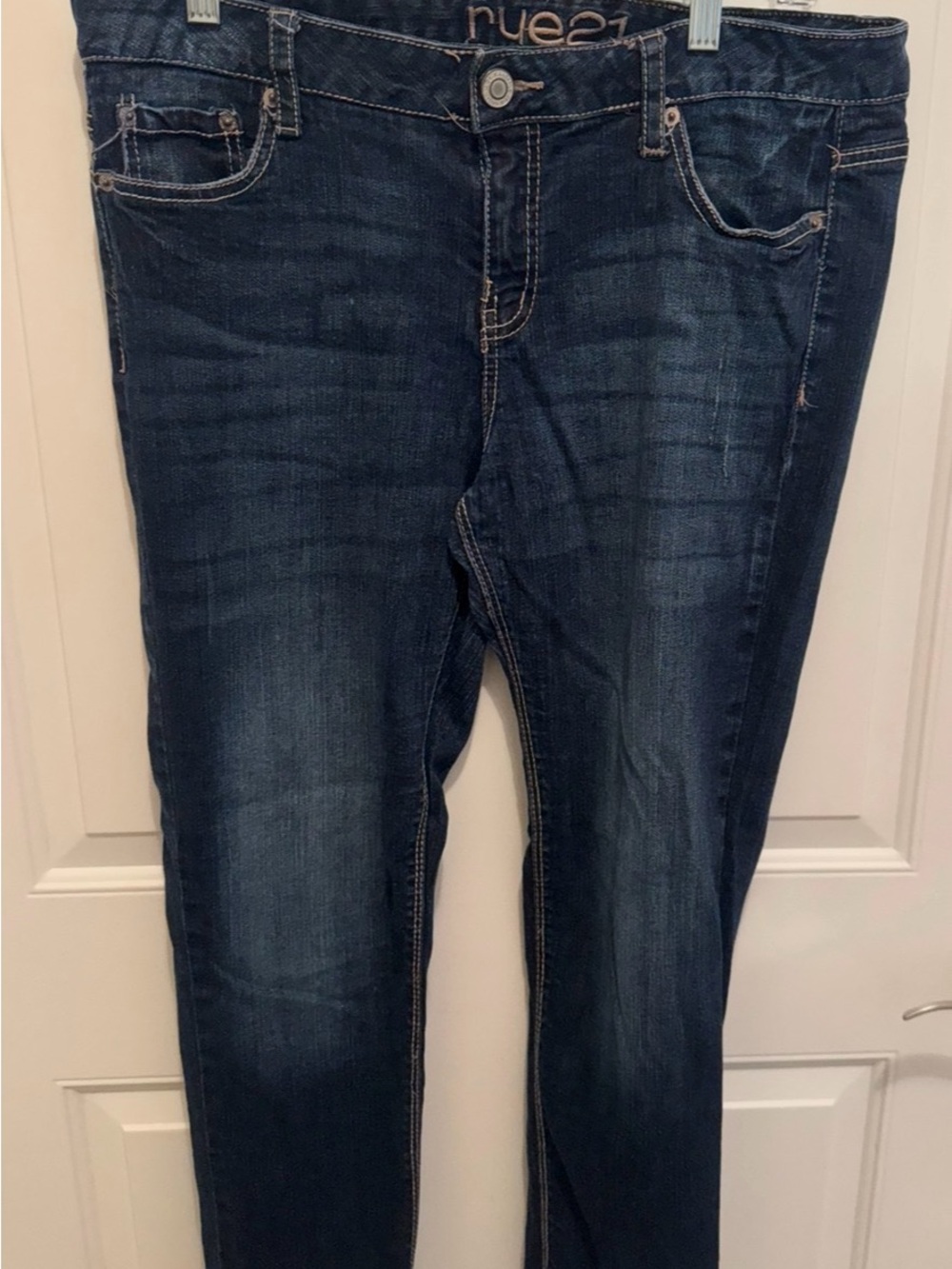 Rue21 Women's Dark Wash Skinny Jeans